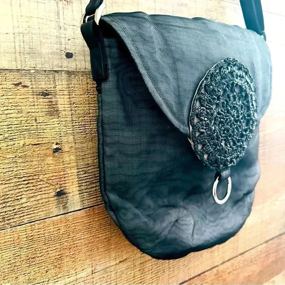 Smateria Companion Crossbody Eco Friendly Bag - Picture 6 of 12